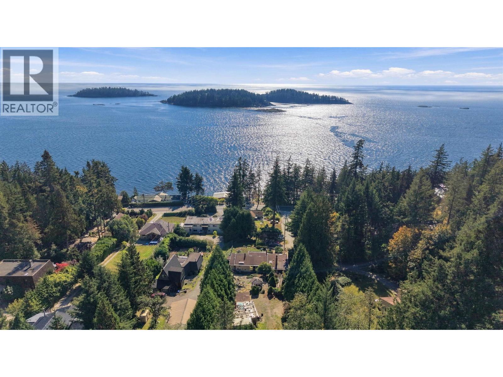 5430 Lawson Road, Sechelt, British Columbia  V7Z 0N1 - Photo 4 - R3174976