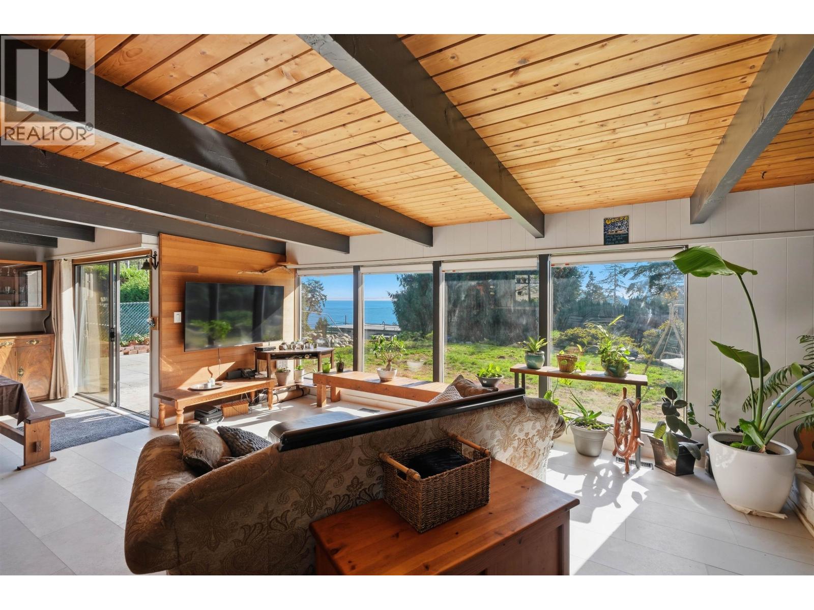 5430 Lawson Road, Sechelt, British Columbia  V7Z 0N1 - Photo 8 - R3174976