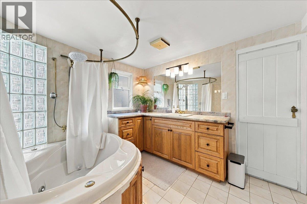 2363 Windridge Drive, North Vancouver, British Columbia  V7H 1B6 - Photo 11 - R3174999