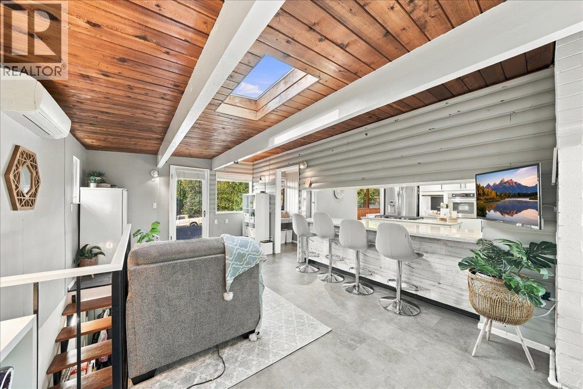 2363 Windridge Drive, North Vancouver, British Columbia  V7H 1B6 - Photo 3 - R3174999