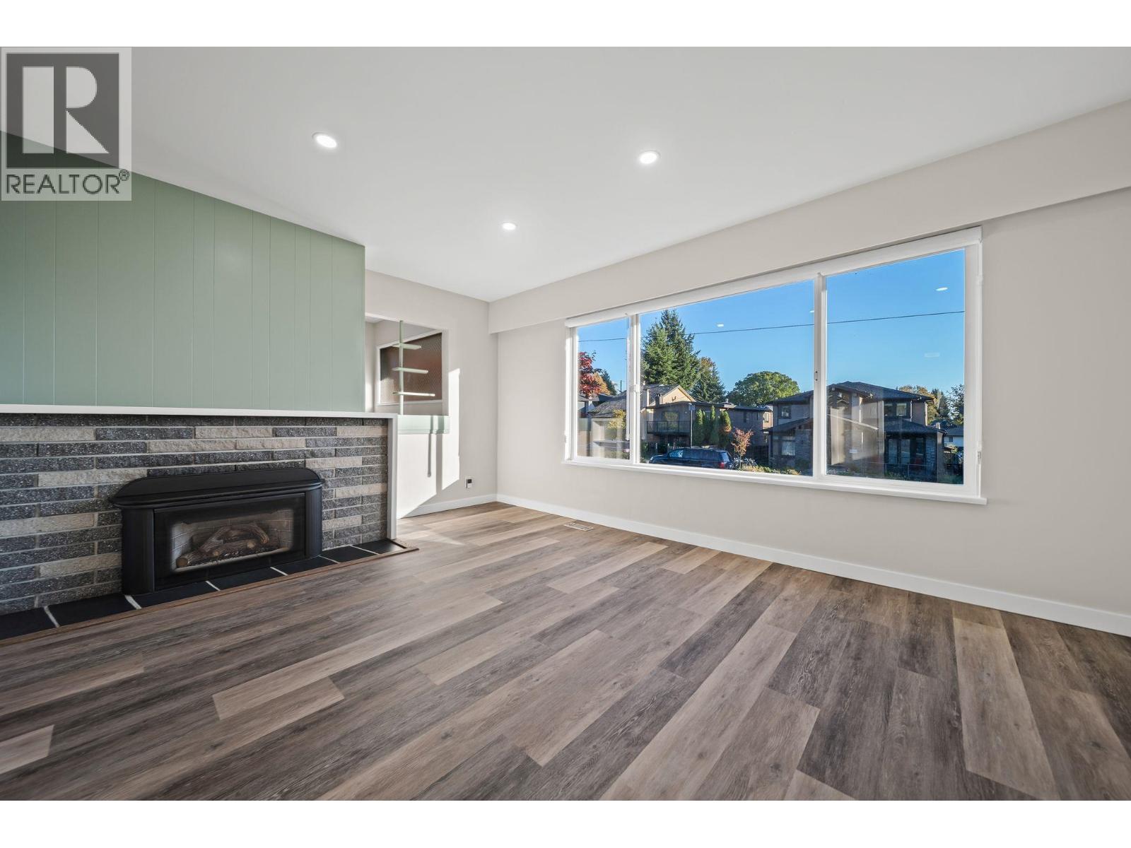 338 W 21st Street, North Vancouver, British Columbia  V7M 1Z5 - Photo 3 - R3175002