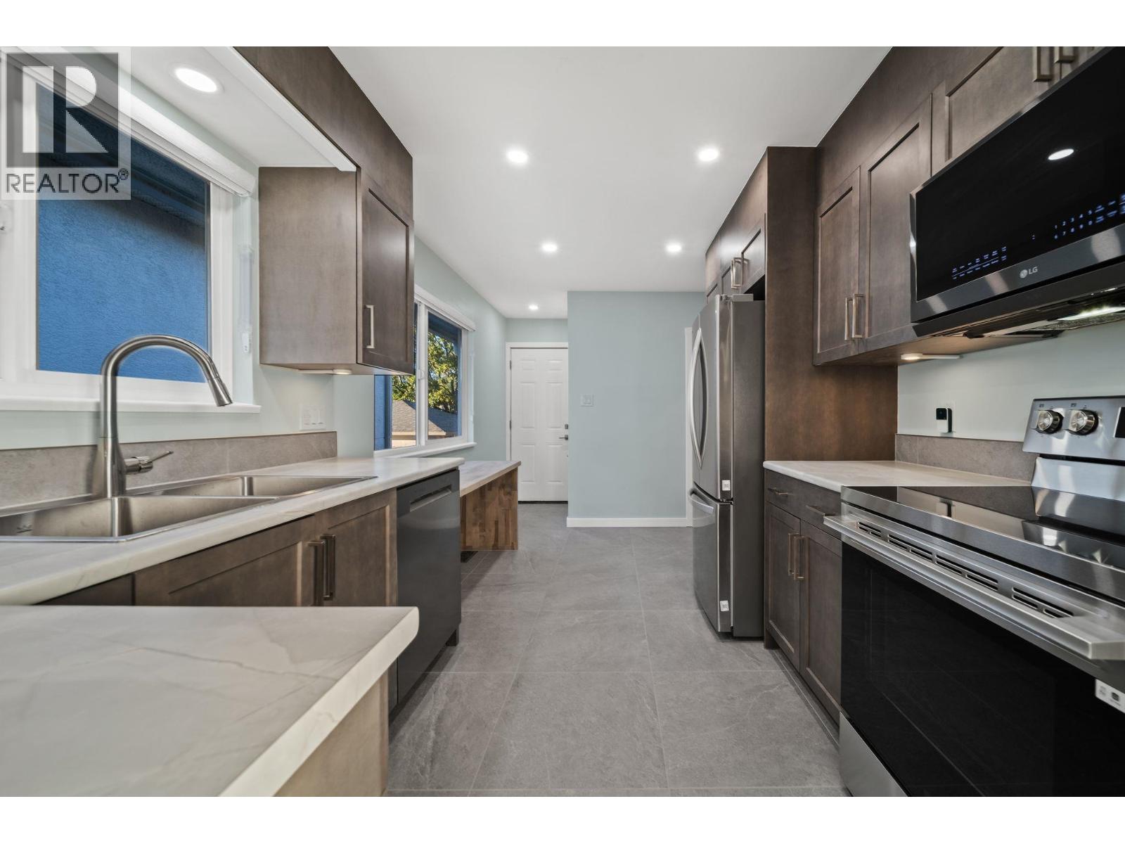 338 W 21st Street, North Vancouver, British Columbia  V7M 1Z5 - Photo 7 - R3175002