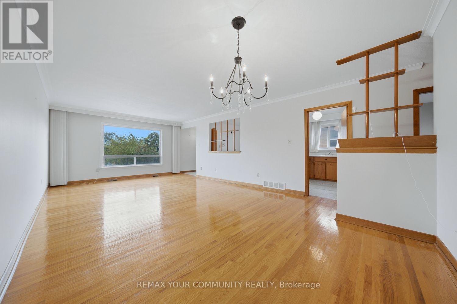 50 Felan Crescent, Toronto (Thistletown-Beaumonde Heights), Ontario  M9V 3A3 - Photo 12 - W14029450