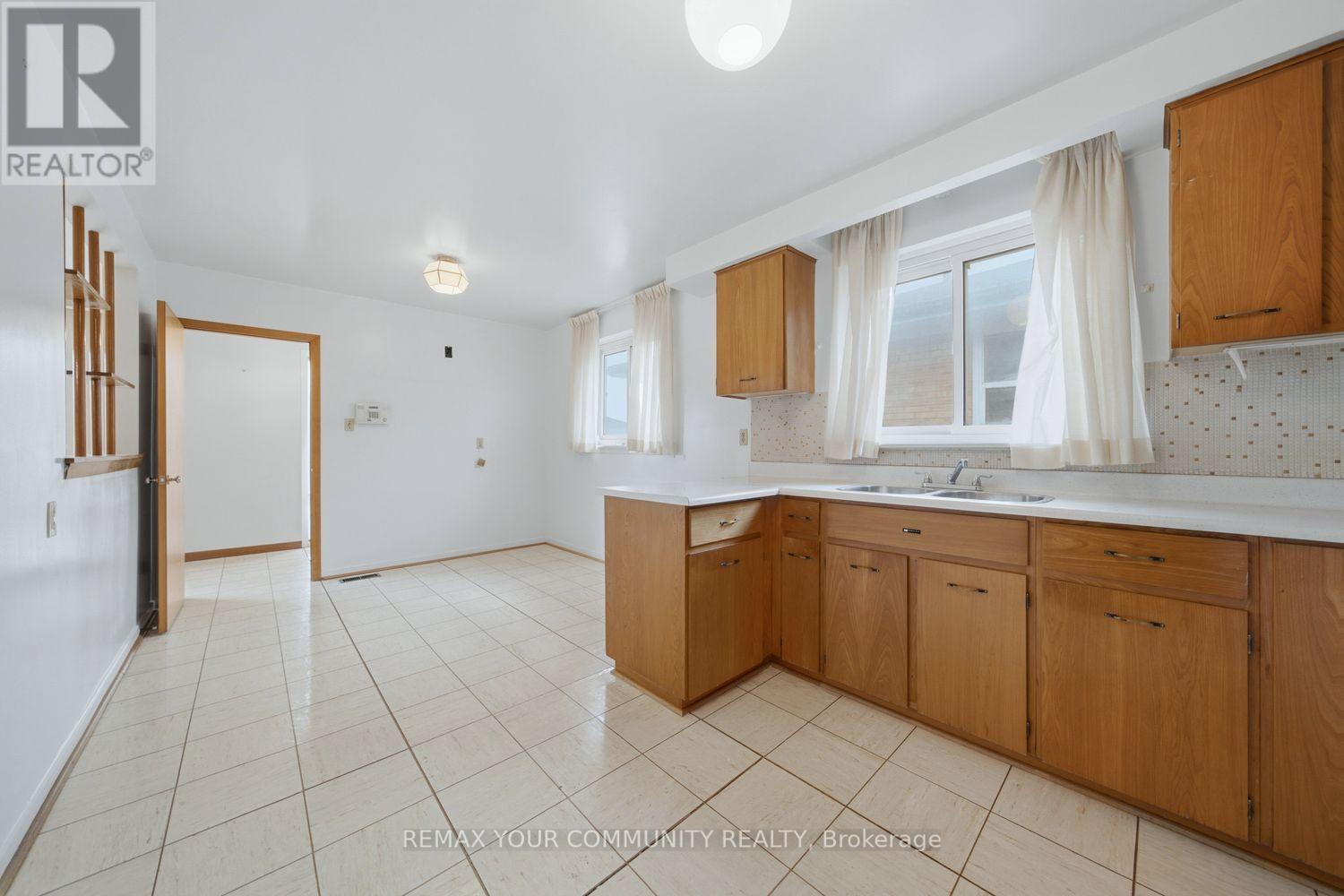50 Felan Crescent, Toronto (Thistletown-Beaumonde Heights), Ontario  M9V 3A3 - Photo 16 - W14029450