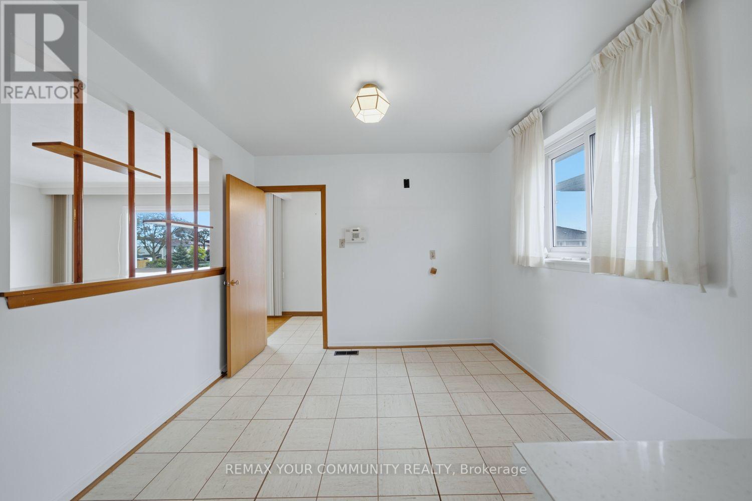 50 Felan Crescent, Toronto (Thistletown-Beaumonde Heights), Ontario  M9V 3A3 - Photo 18 - W14029450
