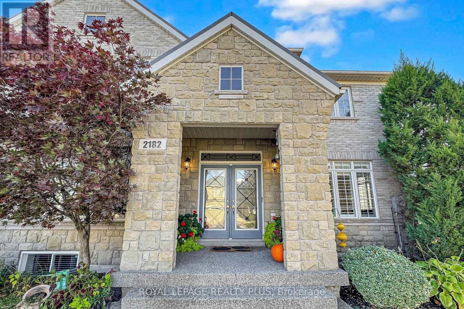 2182 Heathcliff Court, Oakville (Bc Bronte Creek), Ontario  L6M 0A5 - Photo 4 - W14029474