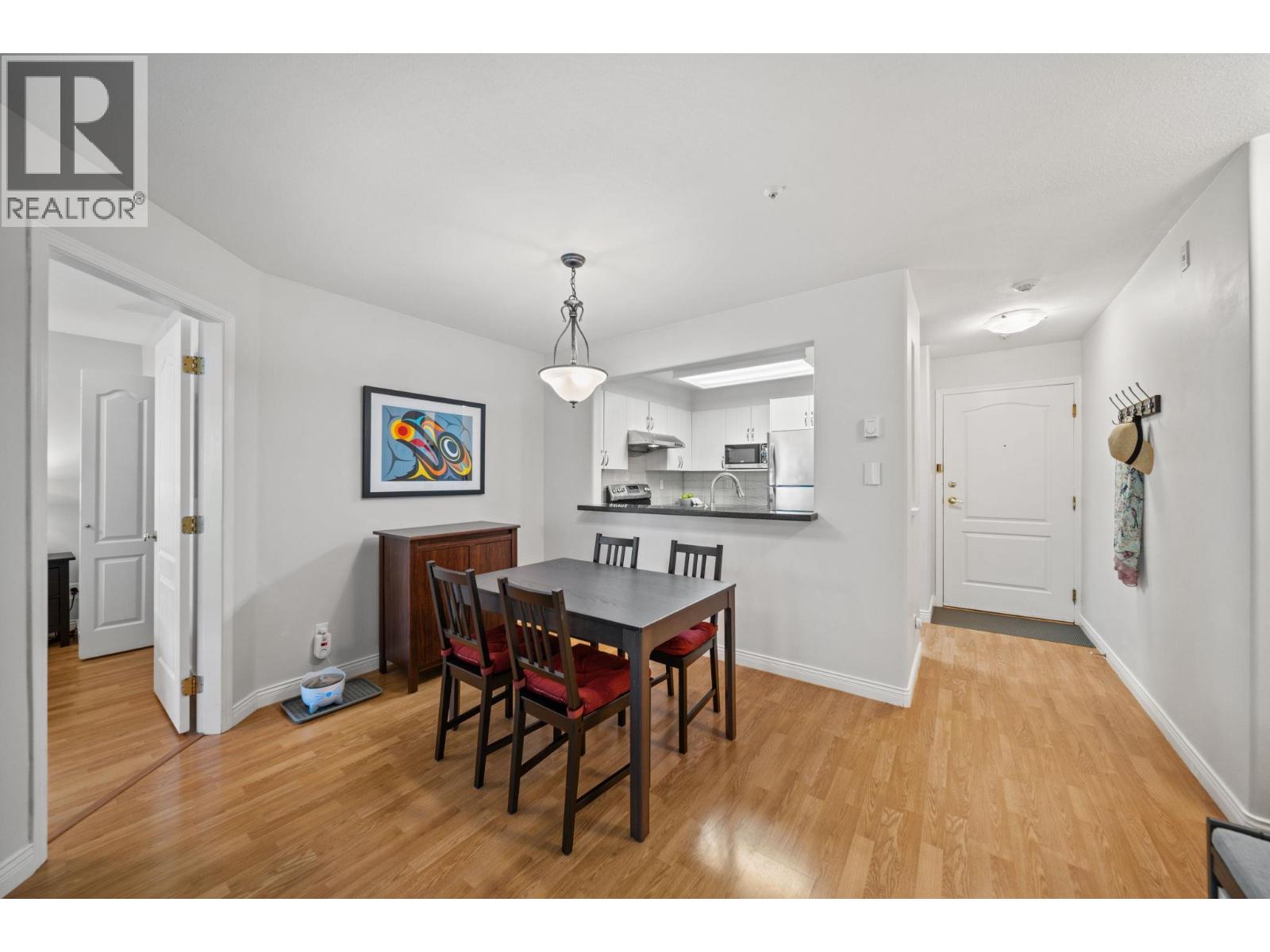 302 6745 Station Hill Court, Burnaby, British Columbia  V3N 4Z4 - Photo 3 - R3174911