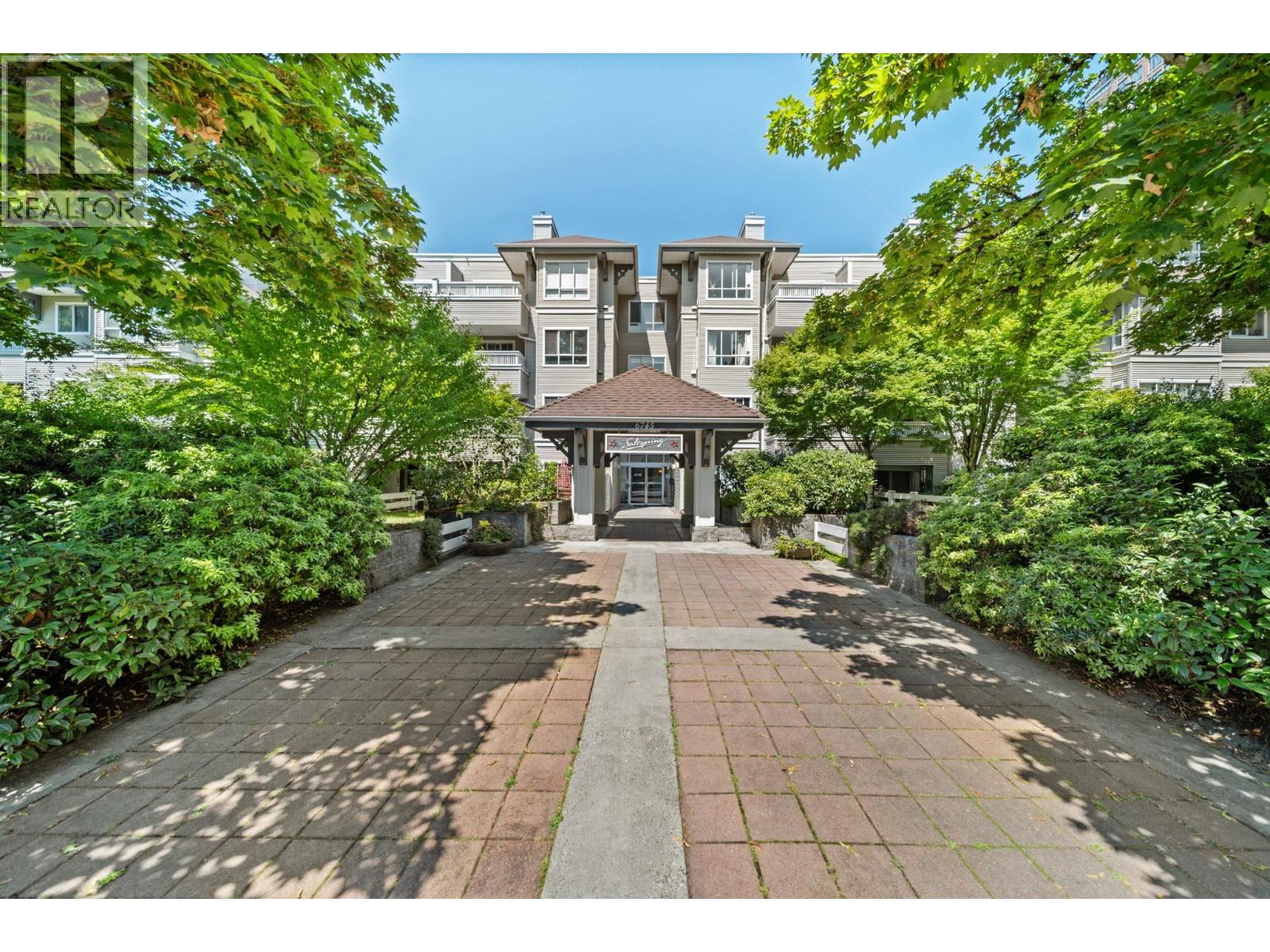 302 6745 Station Hill Court, Burnaby, British Columbia  V3N 4Z4 - Photo 2 - R3174911