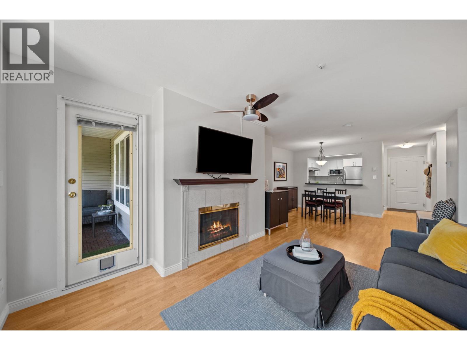 302 6745 Station Hill Court, Burnaby, British Columbia  V3N 4Z4 - Photo 6 - R3174911