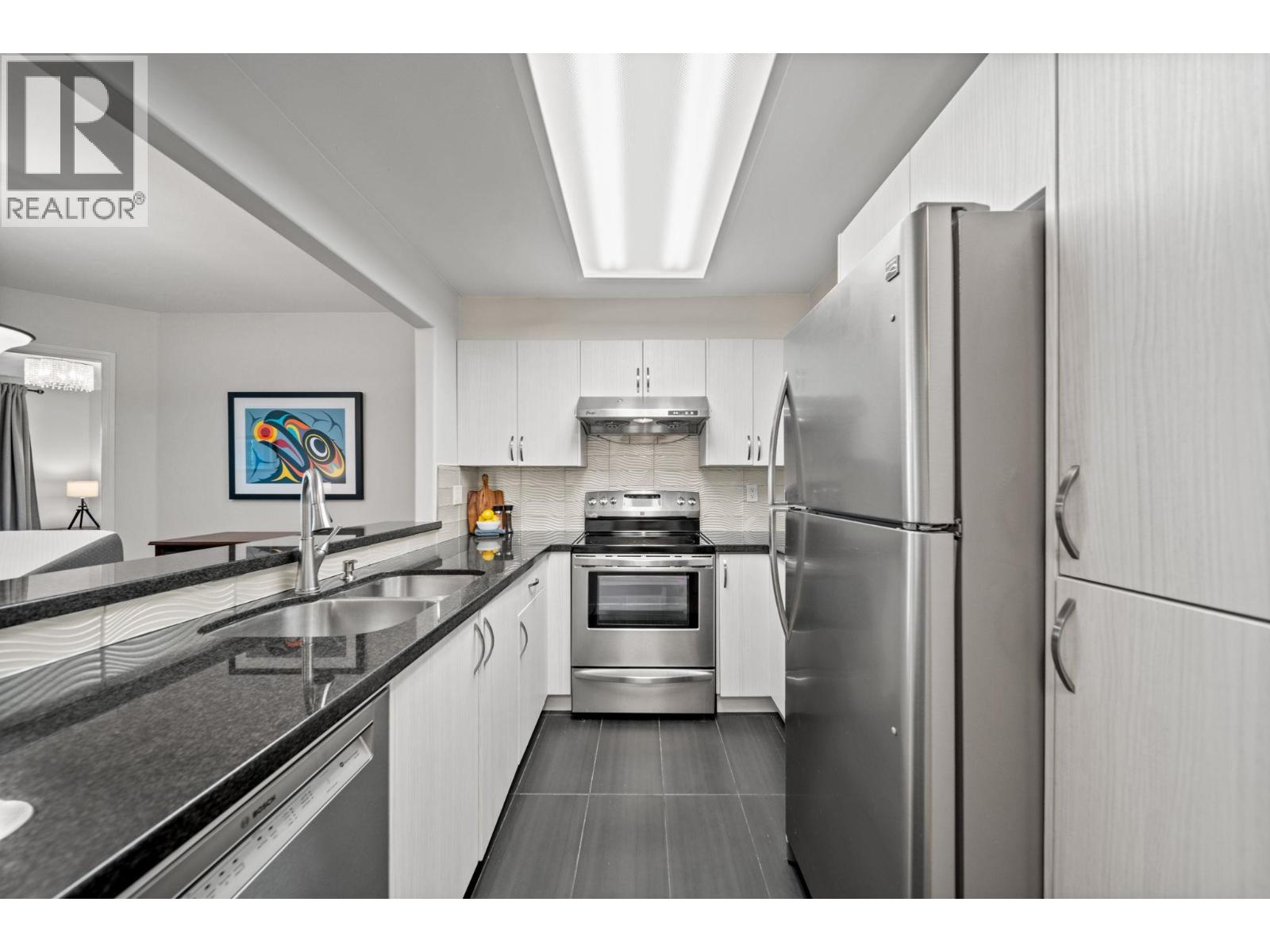 302 6745 Station Hill Court, Burnaby, British Columbia  V3N 4Z4 - Photo 9 - R3174911