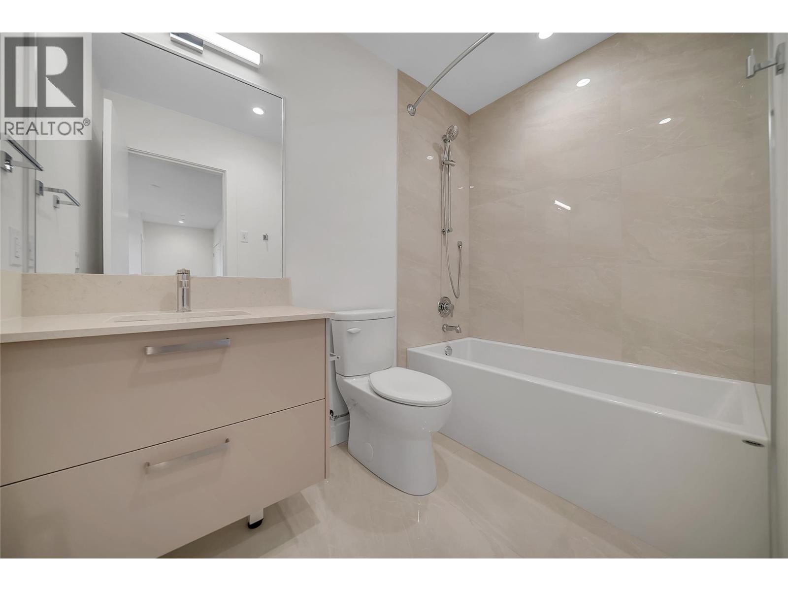 3300 Lakeshore Drive Unit# 418