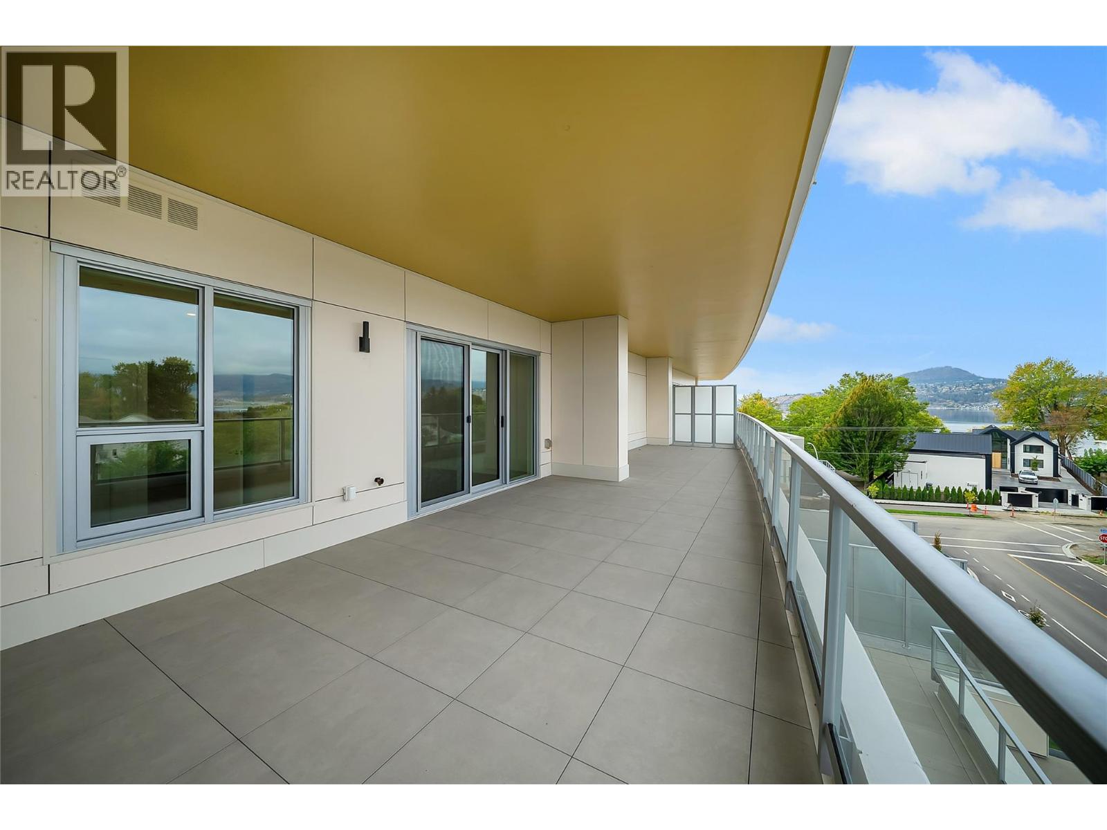 3300 Lakeshore Drive Unit# 418