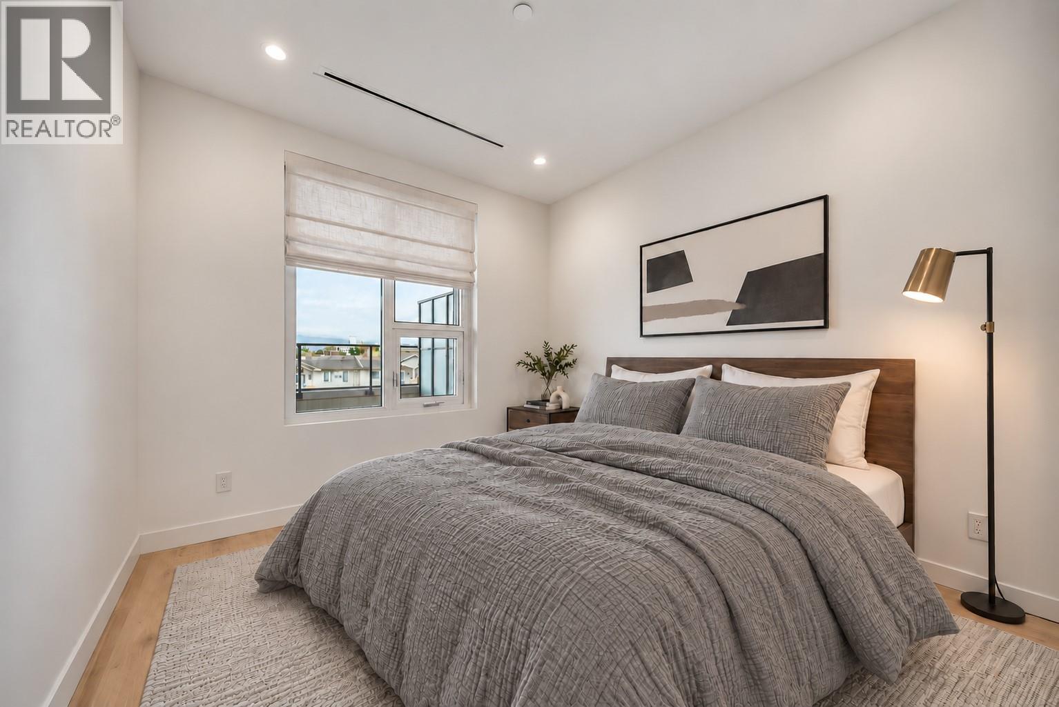3300 Lakeshore Drive Unit# 418