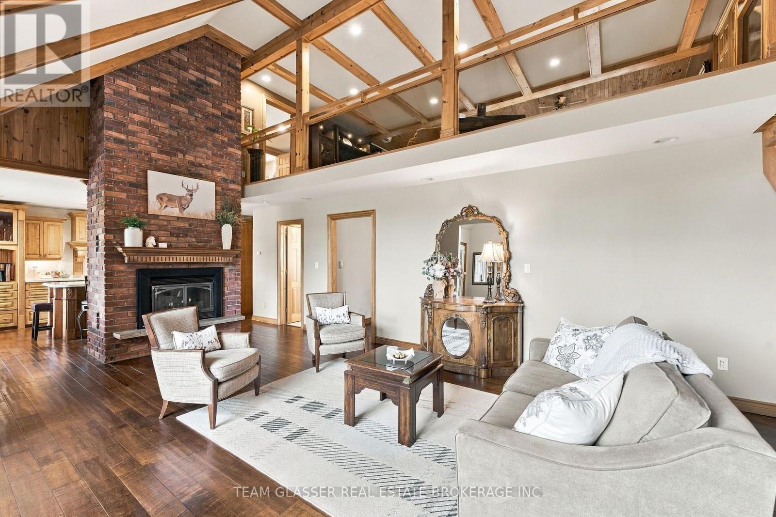 8421 Defore Drive, Lambton Shores, Ontario  N0M 1T0 - Photo 4 - X13879018