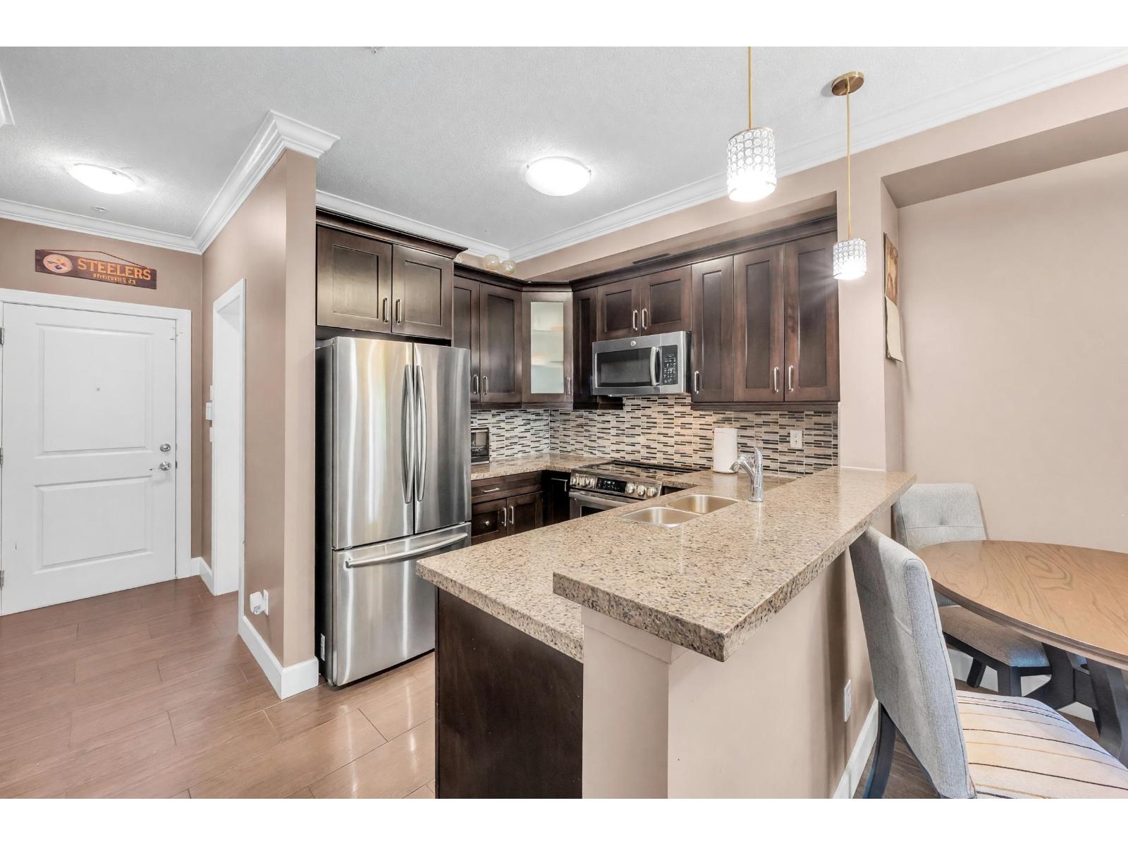 420 13897 Fraser Highway, Surrey, British Columbia  V3T 0G8 - Photo 4 - R3175016