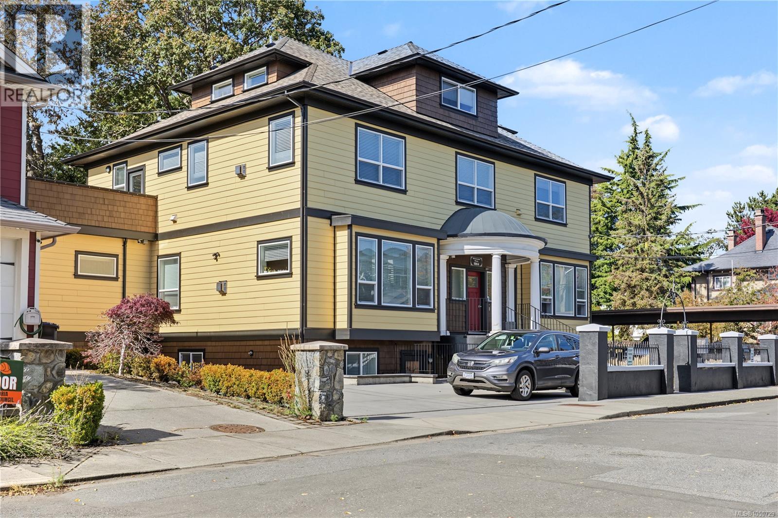 1064 Beverley Pl