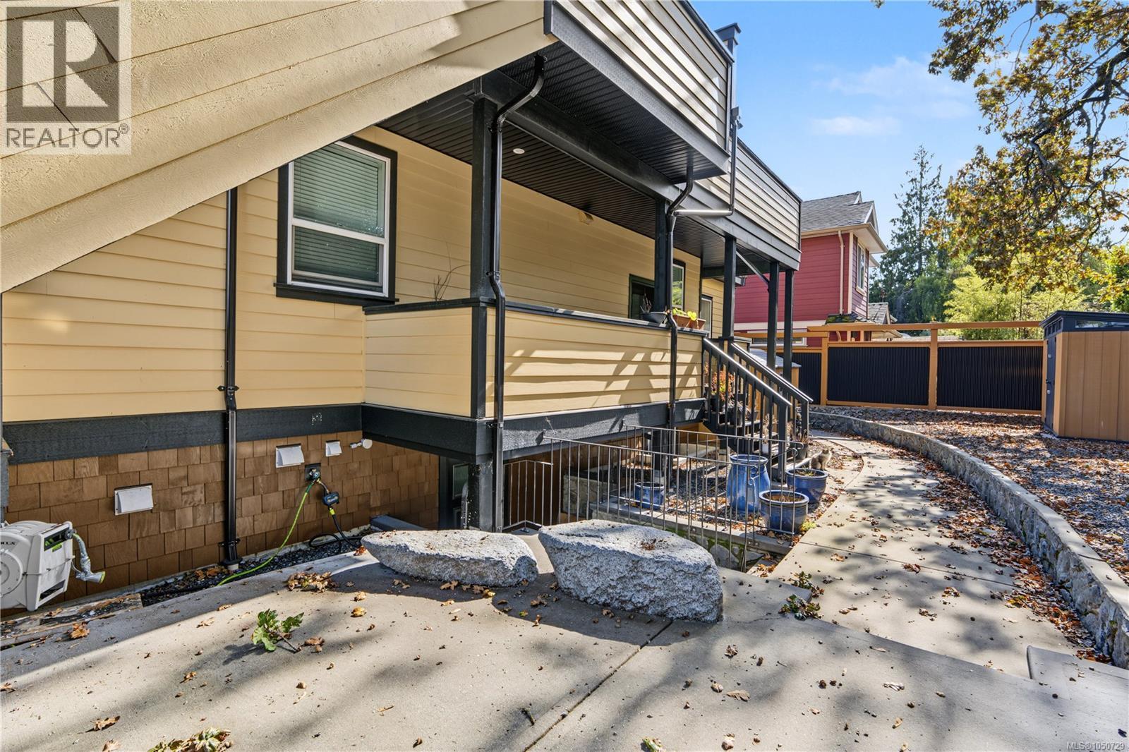 1064 Beverley Pl