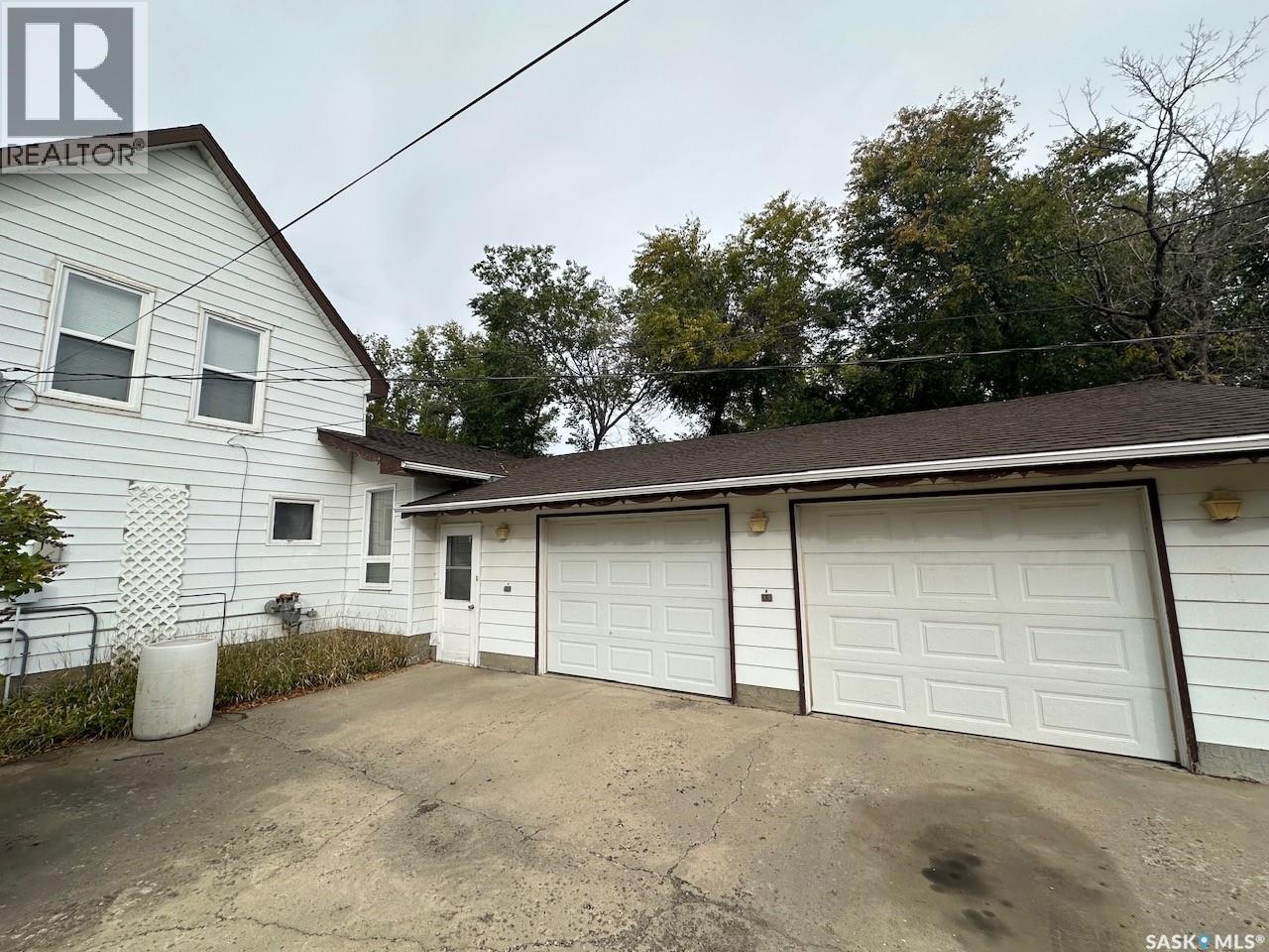 335 main STREET S Moose Jaw Saskatchewan Canada S6H4V8 5