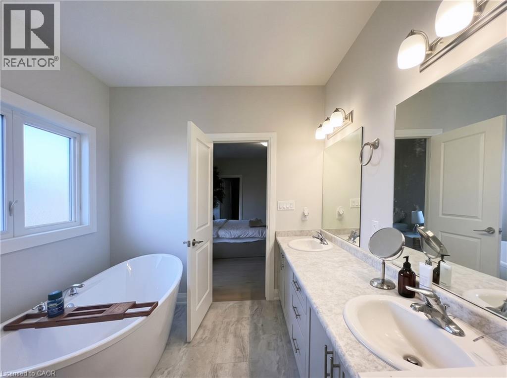 7474 Sherrilee Crescent, Niagara Falls, Ontario  L2H 3T4 - Photo 21 - 40868960
