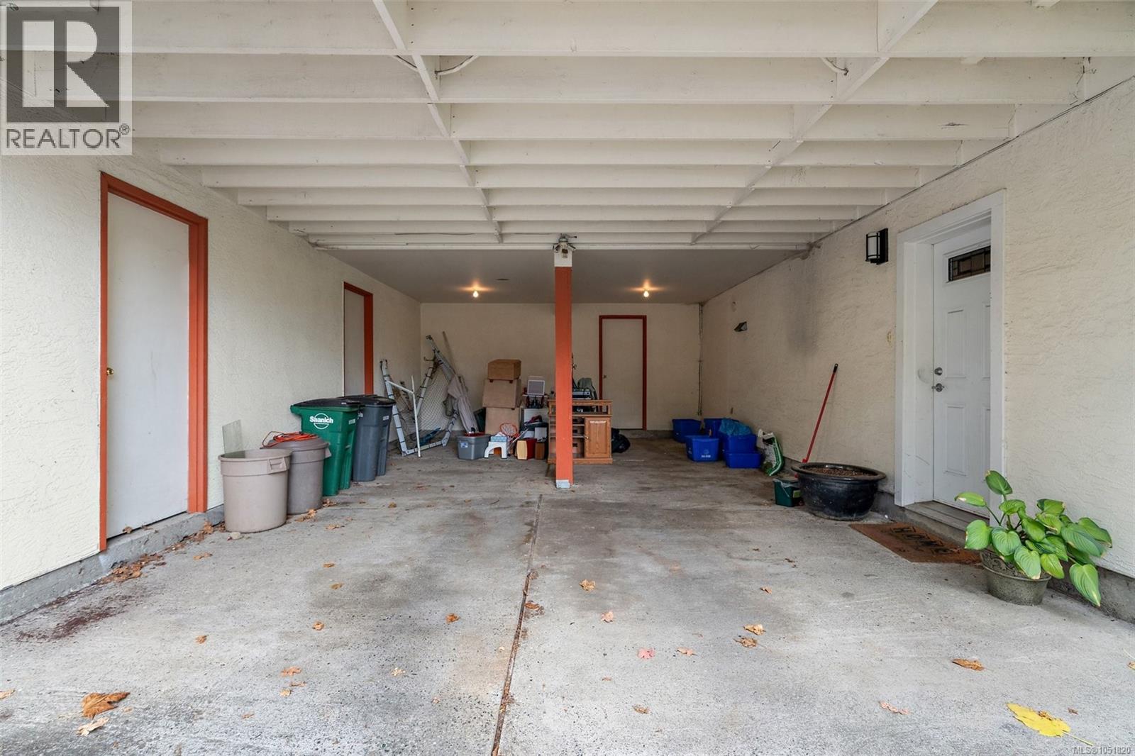 4086 Quadra St