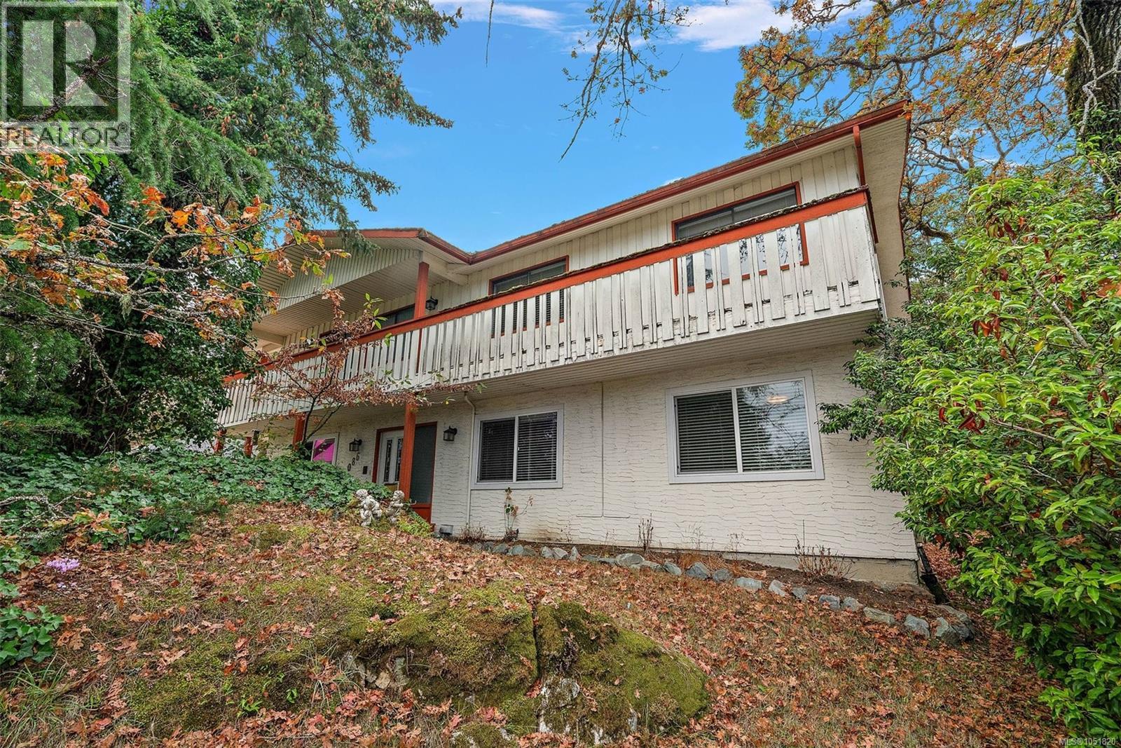 4086 Quadra St
