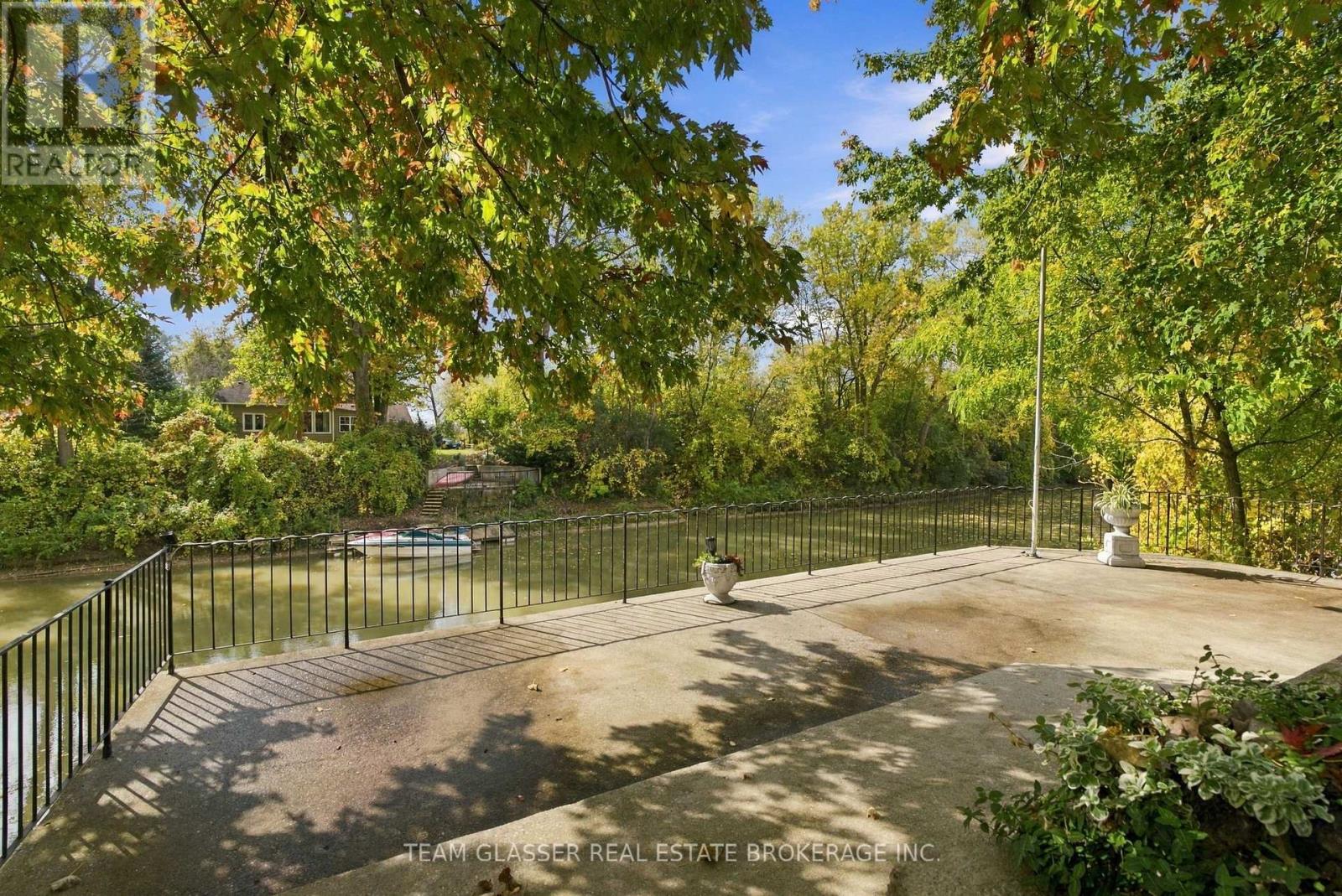 8421 Defore Drive, Lambton Shores, Ontario  N0M 1T0 - Photo 45 - X13879018