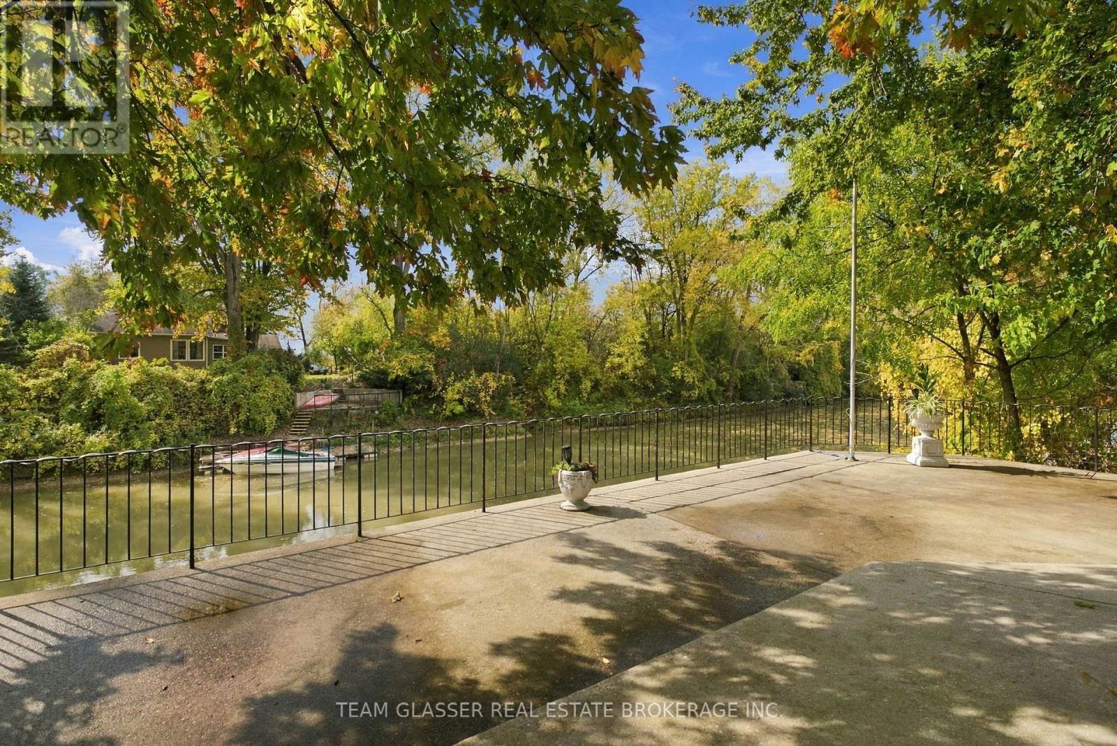 8421 Defore Drive, Lambton Shores, Ontario  N0M 1T0 - Photo 46 - X13879018