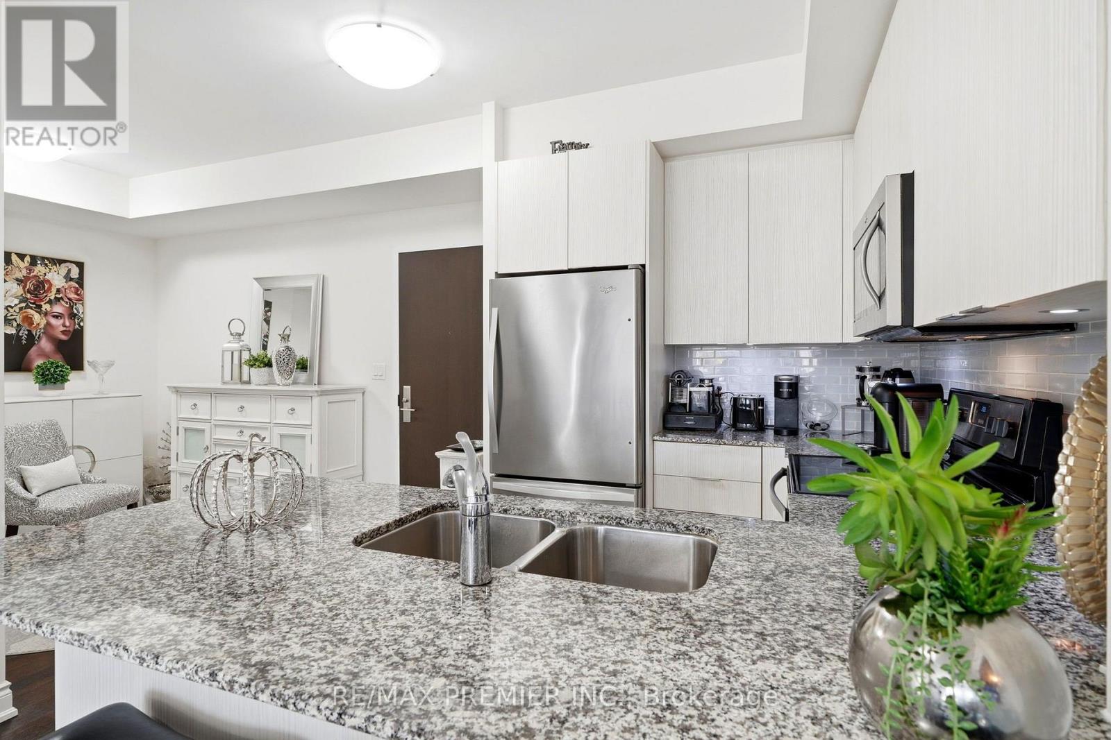 303 - 86 Woodbridge Avenue, Vaughan, Ontario  L4L 1L3 - Photo 10 - N14029556
