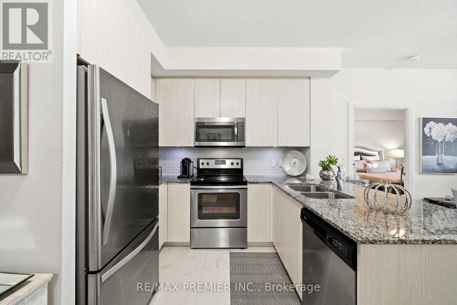 303 - 86 Woodbridge Avenue, Vaughan, Ontario  L4L 1L3 - Photo 12 - N14029556