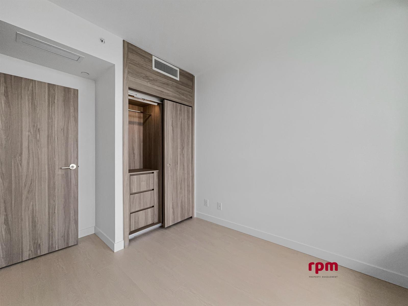 22xx 13768 100 AVENUE