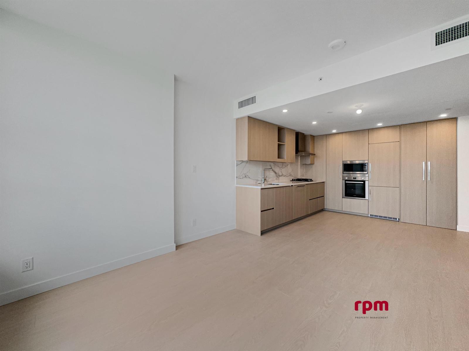 22xx 13768 100 AVENUE