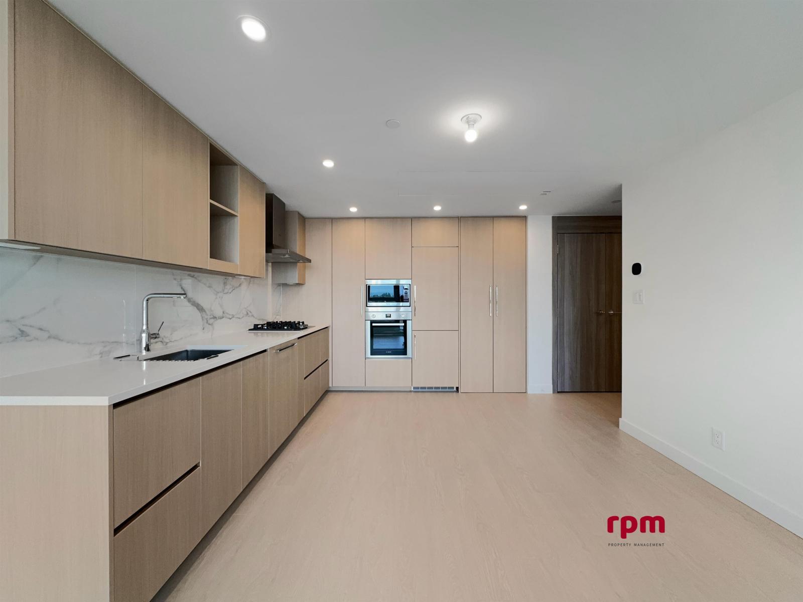 22xx 13768 100 AVENUE
