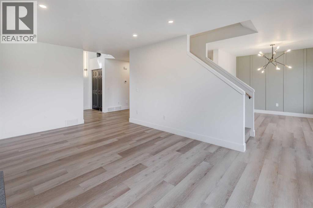 826 Coventry Drive Ne, Calgary, Alberta  T3K 4G2 - Photo 10 - A2351911
