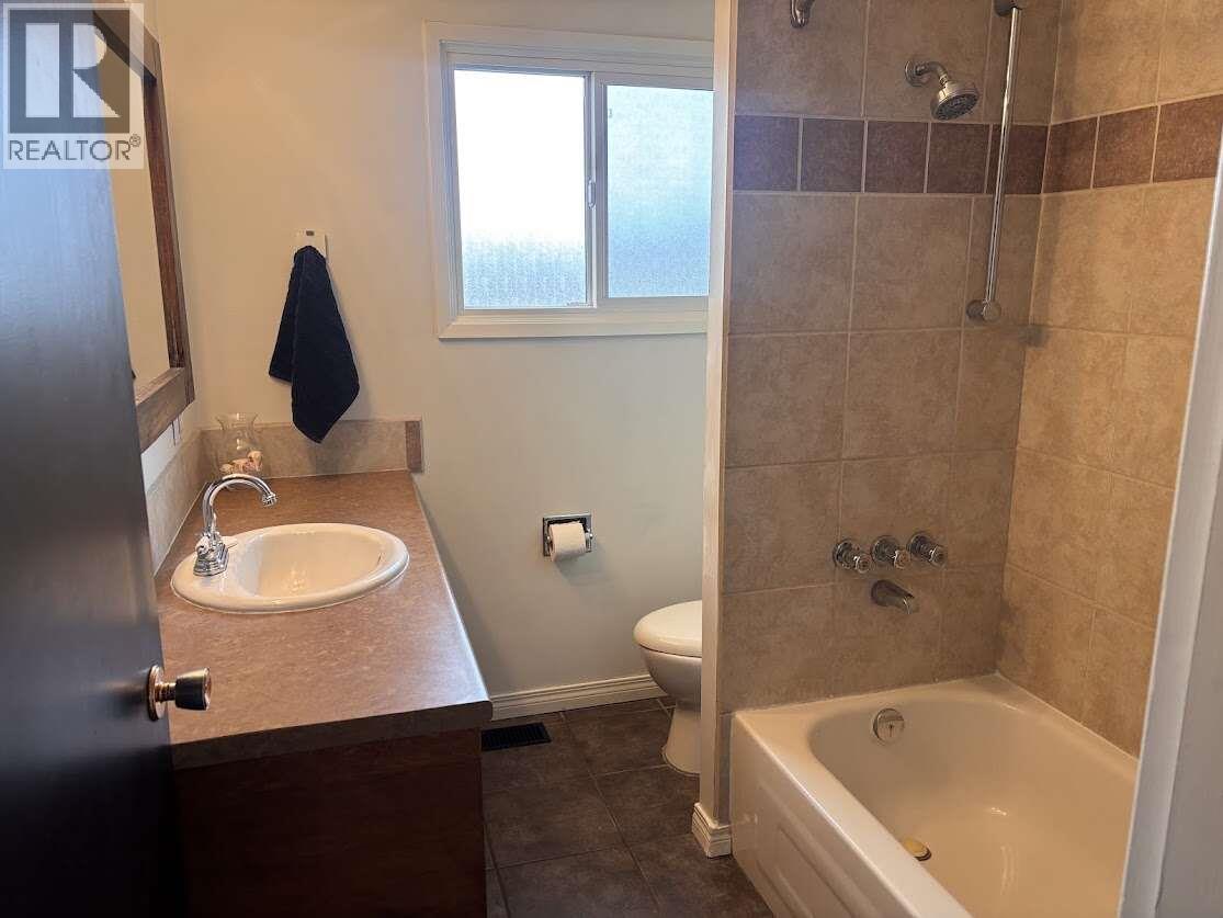 725 Ross Avenue, Penticton, British Columbia  V2A 3A5 - Photo 7 - 10403528