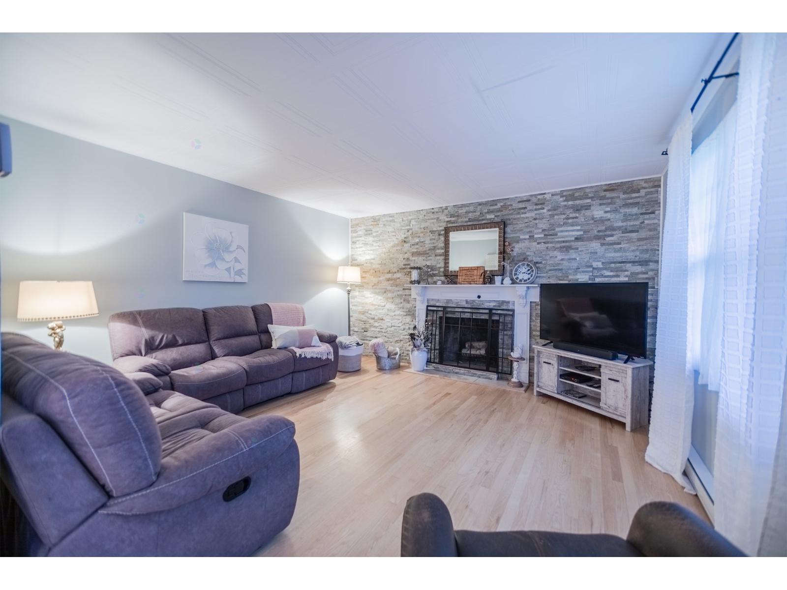 1471 Ch. du Chenal-du-Moine Sainte-Anne-de-Sorel Quebec Canada J3P5N3 4