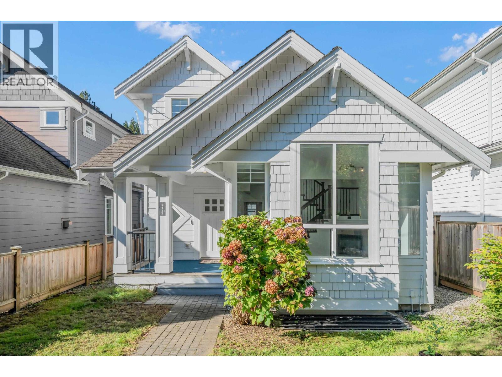 2411 GEORGE STREET, North Vancouver, British Columbia