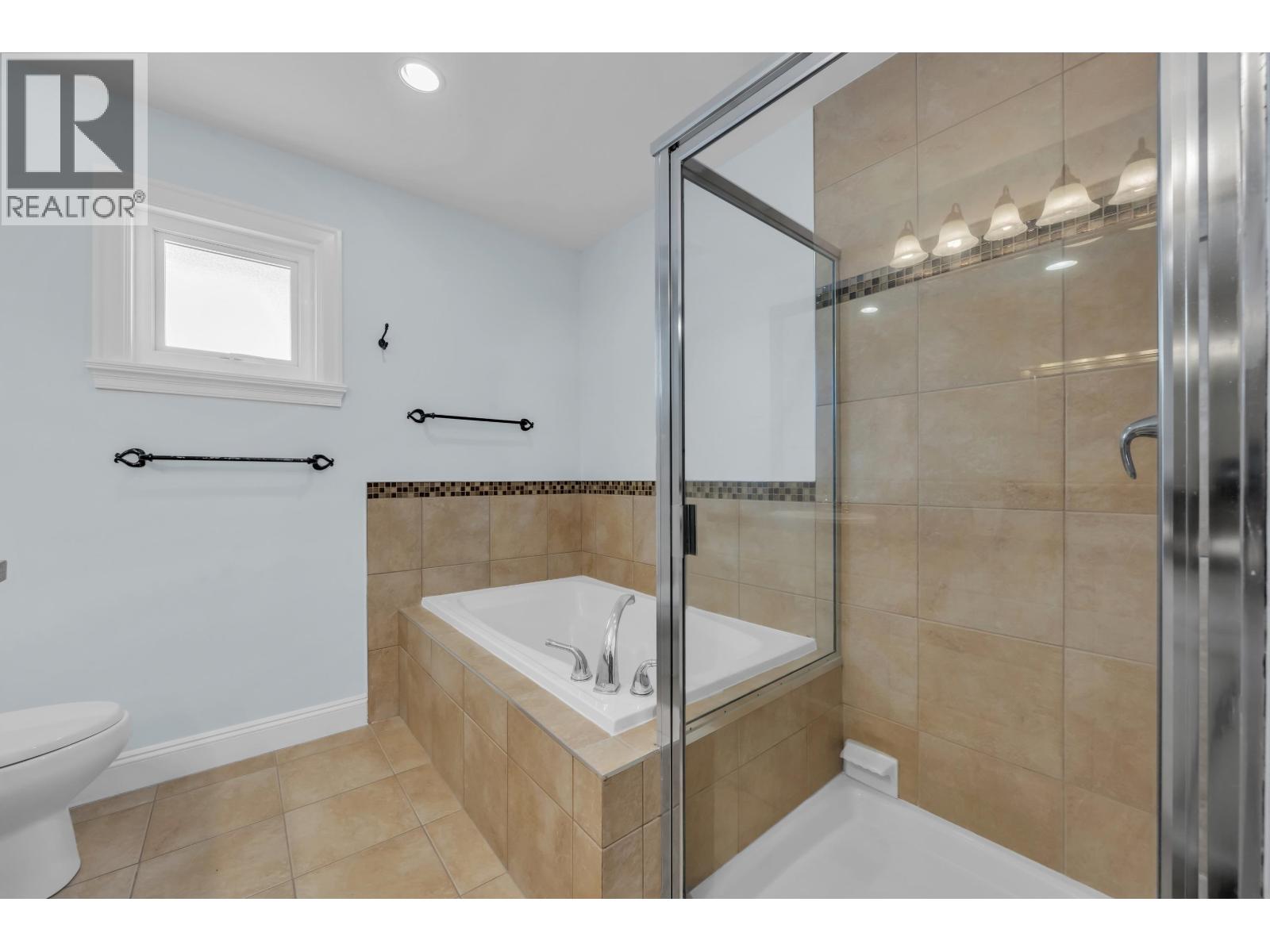 2411 George Street, North Vancouver, British Columbia  V7P 2N4 - Photo 5 - R3174964