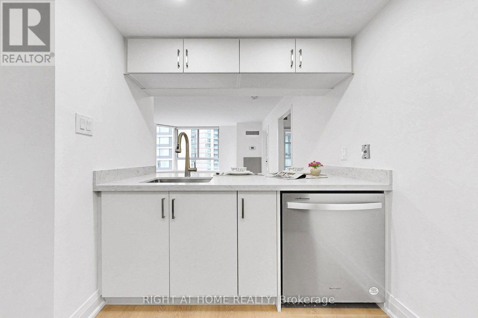 909 - 44 Gerrard Street W, Toronto, Ontario  M5G 2K2 - Photo 10 - C14028812