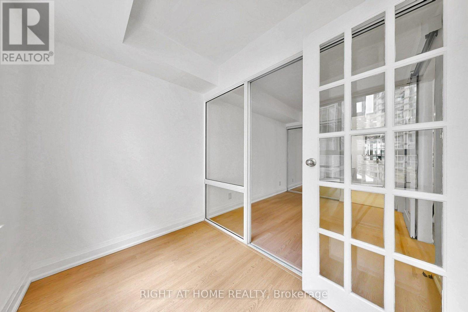909 - 44 Gerrard Street W, Toronto, Ontario  M5G 2K2 - Photo 26 - C14028812