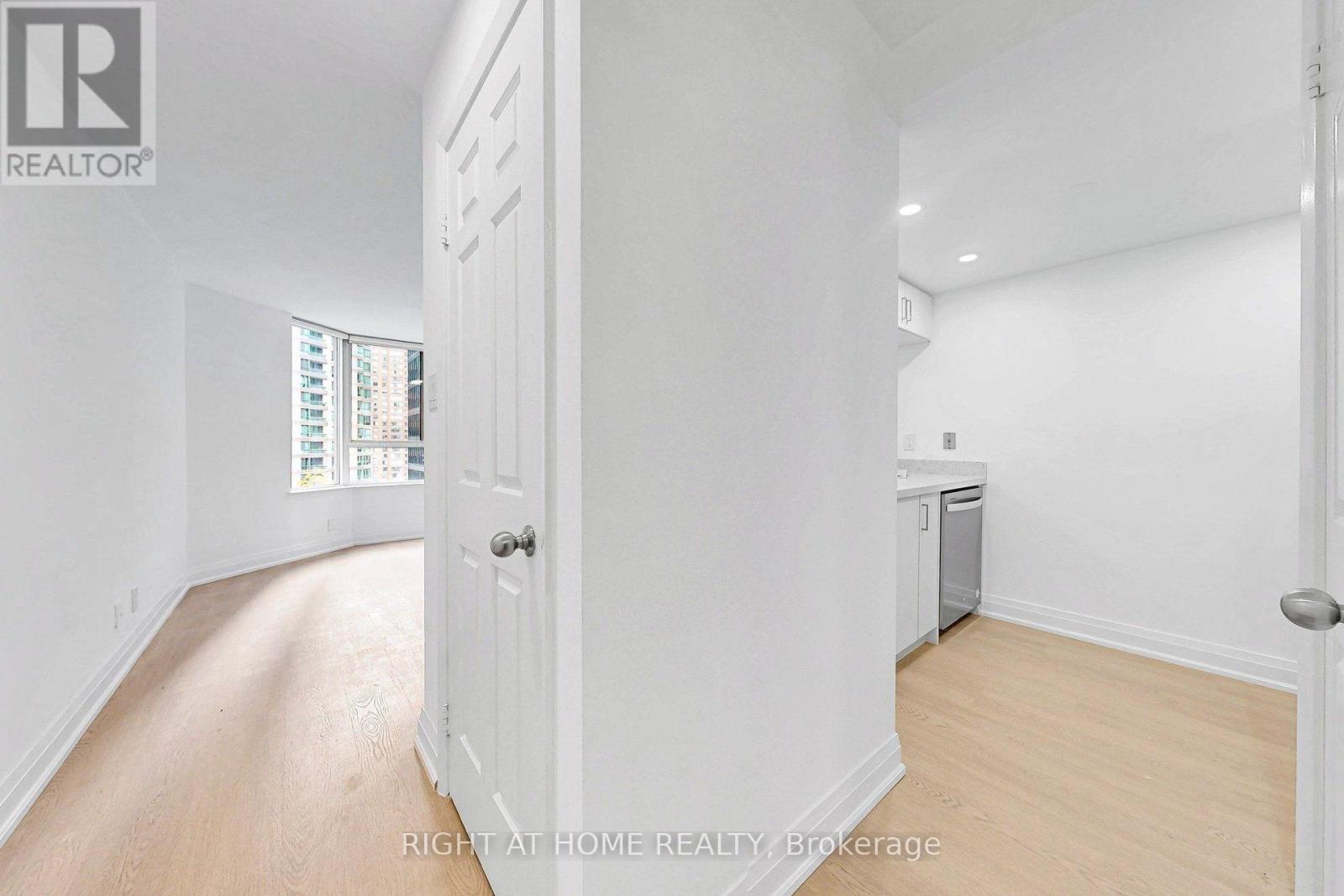 909 - 44 Gerrard Street W, Toronto, Ontario  M5G 2K2 - Photo 7 - C14028812