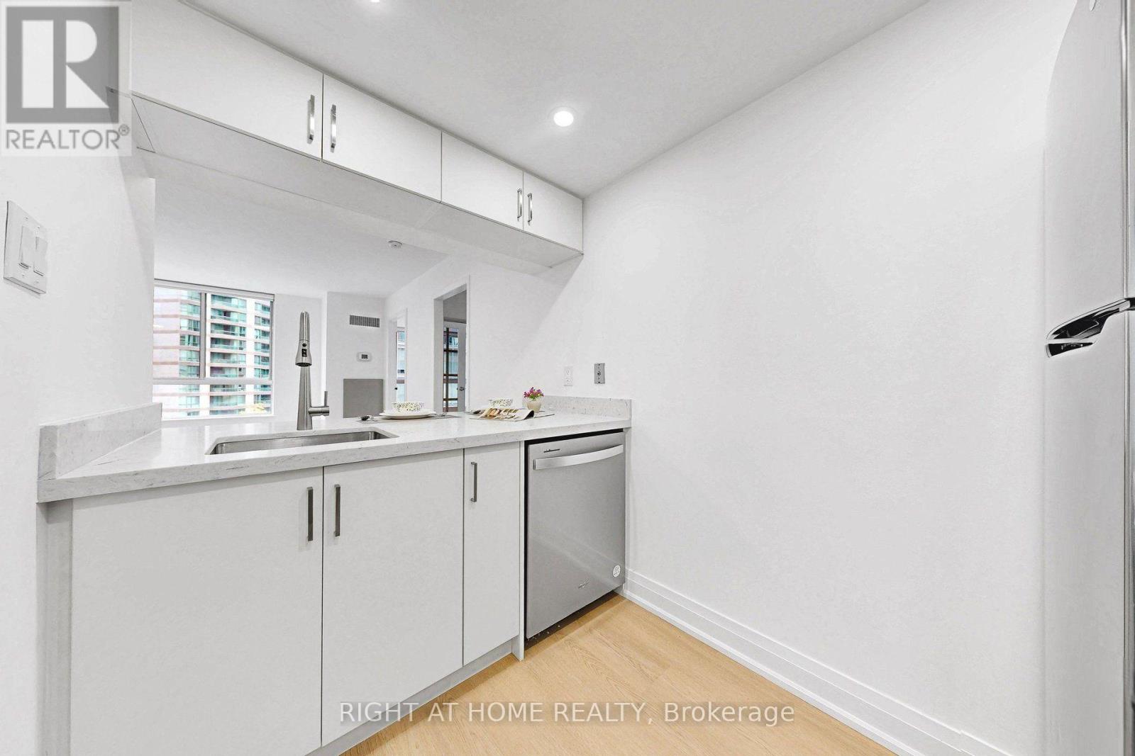909 - 44 Gerrard Street W, Toronto, Ontario  M5G 2K2 - Photo 9 - C14028812