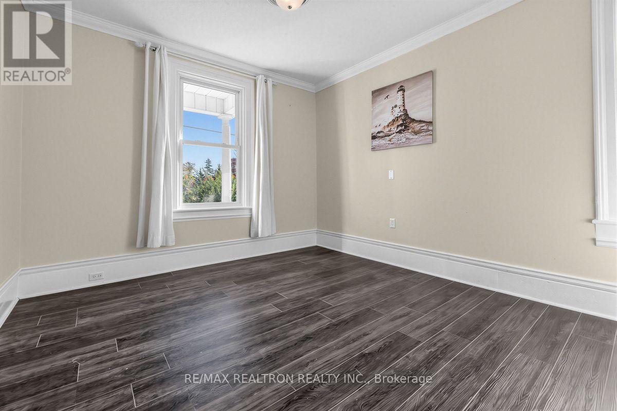 52 Parkside Drive, Barrie, Ontario  L4N 1W9 - Photo 12 - S14028636