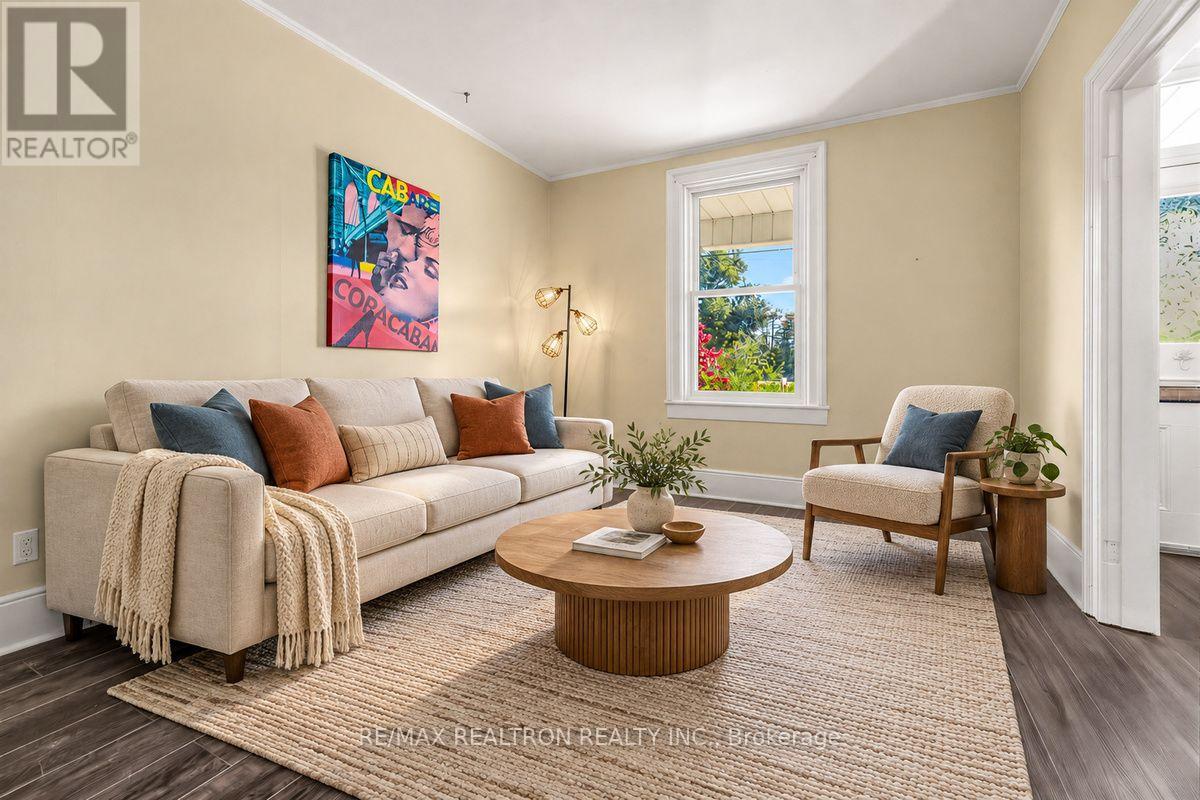 52 Parkside Drive, Barrie, Ontario  L4N 1W9 - Photo 4 - S14028636