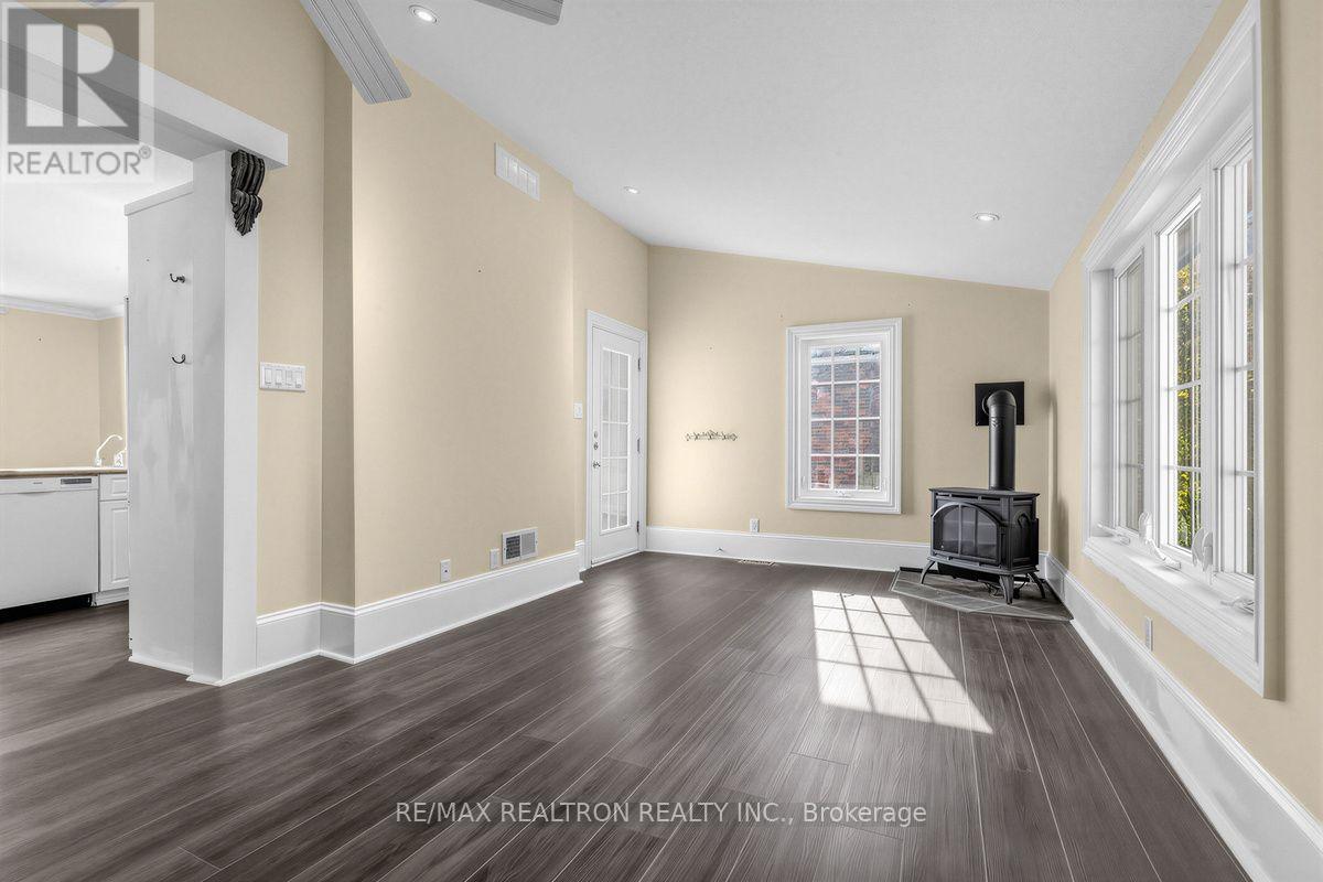 52 Parkside Drive, Barrie, Ontario  L4N 1W9 - Photo 24 - S14028636