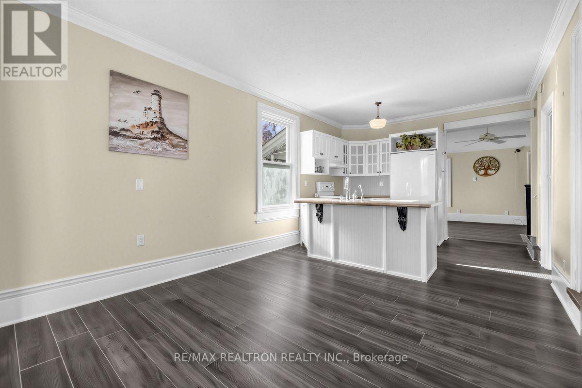52 Parkside Drive, Barrie, Ontario  L4N 1W9 - Photo 14 - S14028636