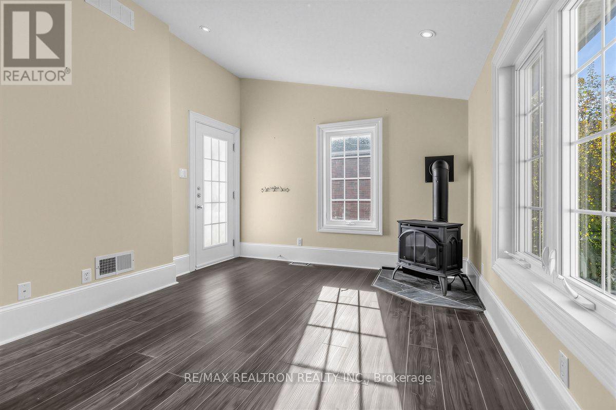 52 Parkside Drive, Barrie, Ontario  L4N 1W9 - Photo 25 - S14028636