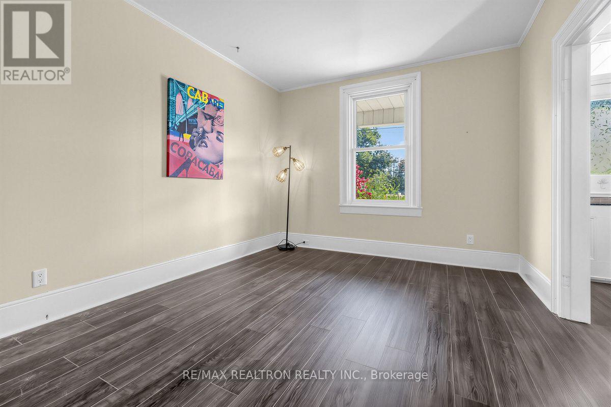 52 Parkside Drive, Barrie, Ontario  L4N 1W9 - Photo 3 - S14028636