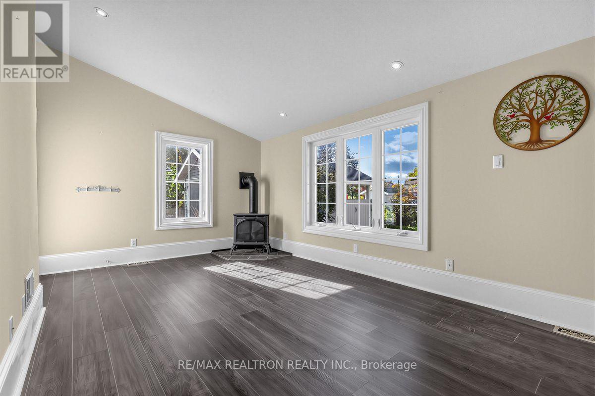 52 Parkside Drive, Barrie, Ontario  L4N 1W9 - Photo 22 - S14028636