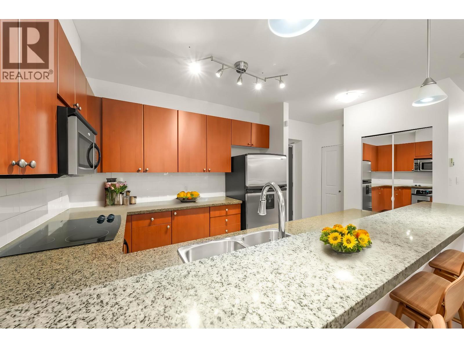 402 11 E Royal Avenue, New Westminster, British Columbia  V3L 0A8 - Photo 4 - R3162549