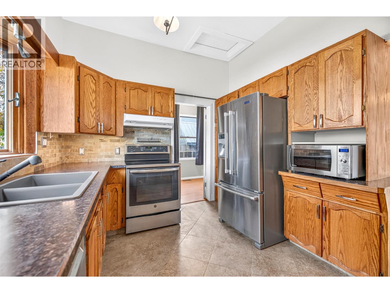 761 4th Avenue, Fernie, British Columbia  V0B 1M0 - Photo 36 - 10403382